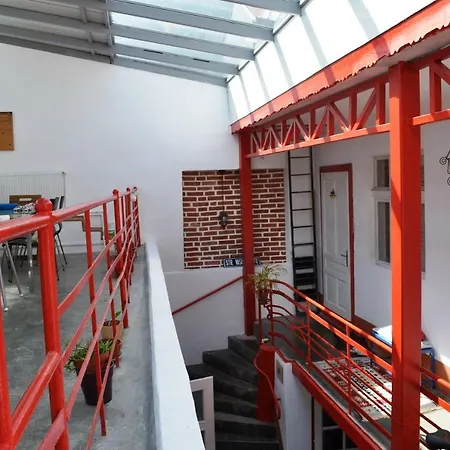 Casa Lys בית הארחה *
